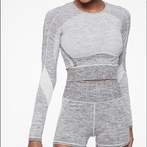 Athleta agile crop top long sleeve heather grey XL